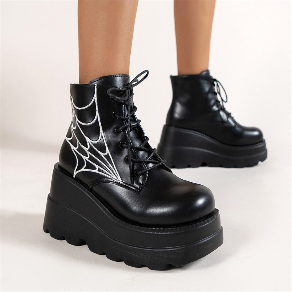 Stolas Platform Boots